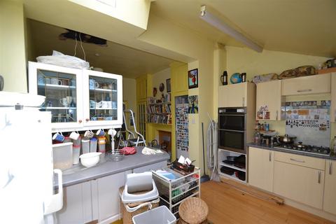 2 Airthrie Road, Ilford, IG3 9QU