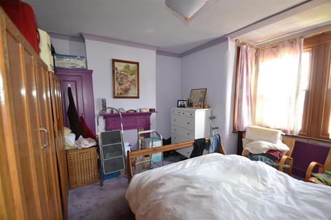 2 Airthrie Road, Ilford, IG3 9QU