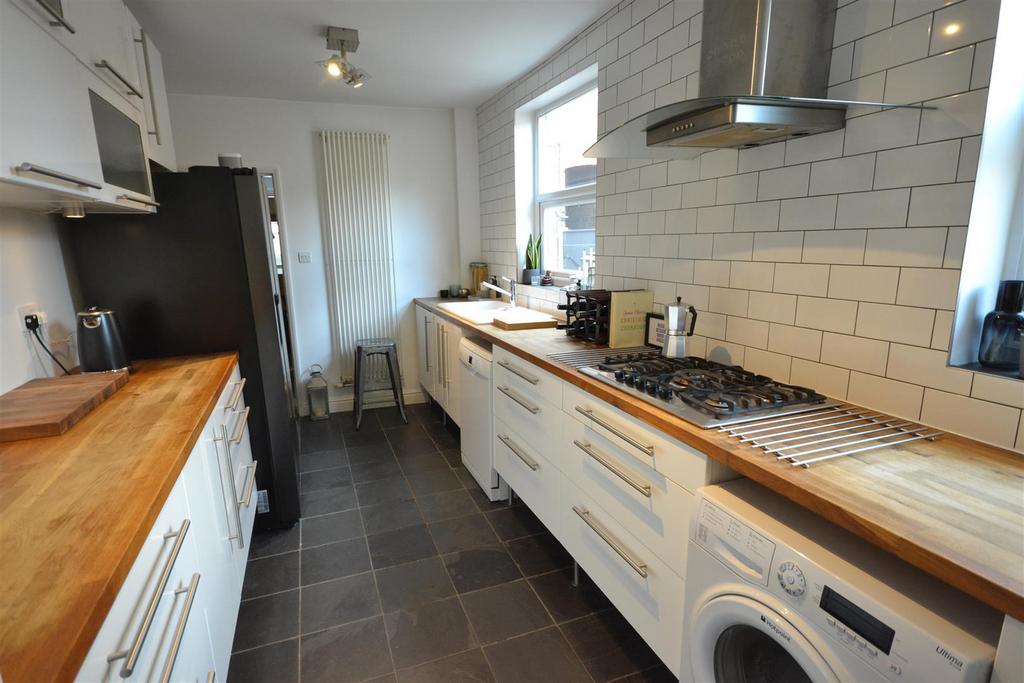 Open plan kitchen diner