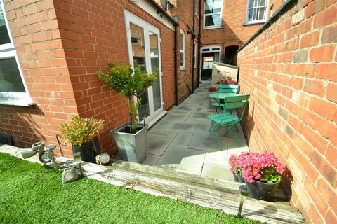 72 Adderley Road, Leicester, LE2 1WB