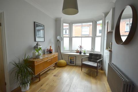 72 Adderley Road, Leicester, LE2 1WB