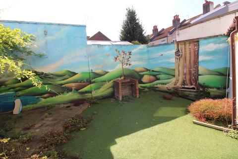 2 Belton Road, Bristol, BS5 0JS