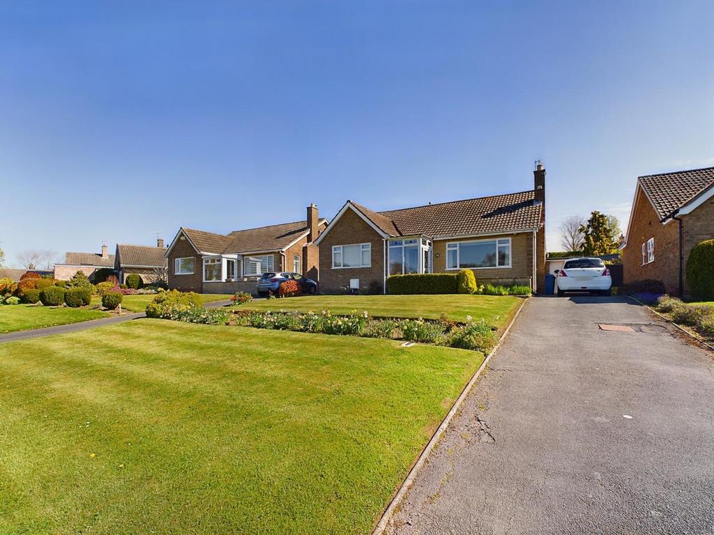 North Street, Scalby, Scarborough 2 bed detached bungalow for sale £