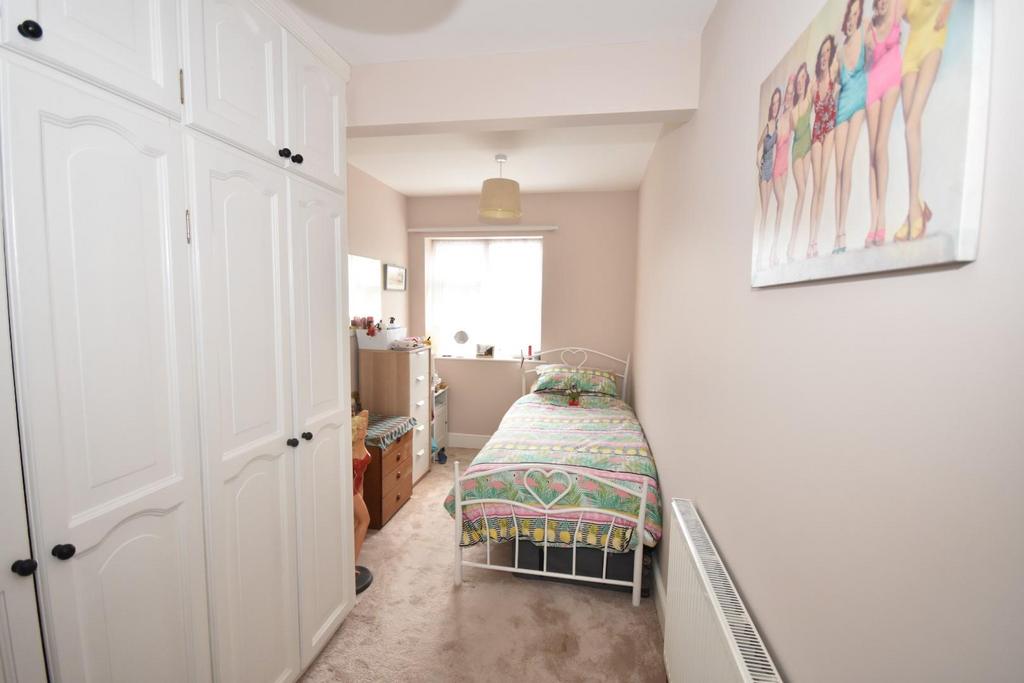 Bed 3.jpg