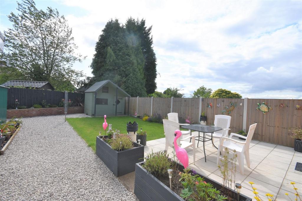 Rear garden 02.jpg