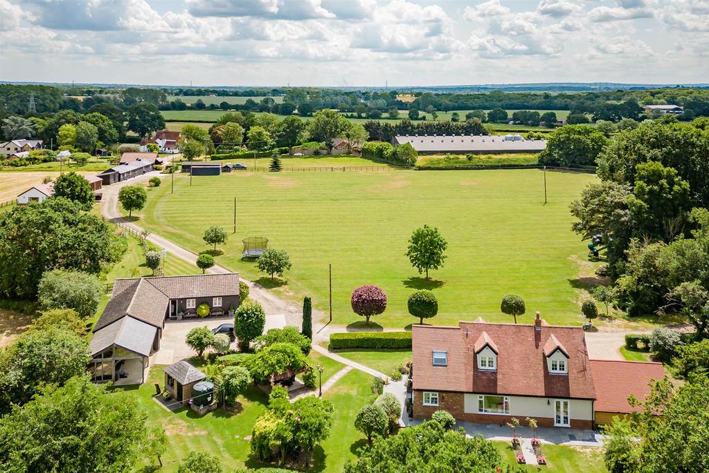 Mill Lane, Great Leighs 3 bed detached house £2,000,000