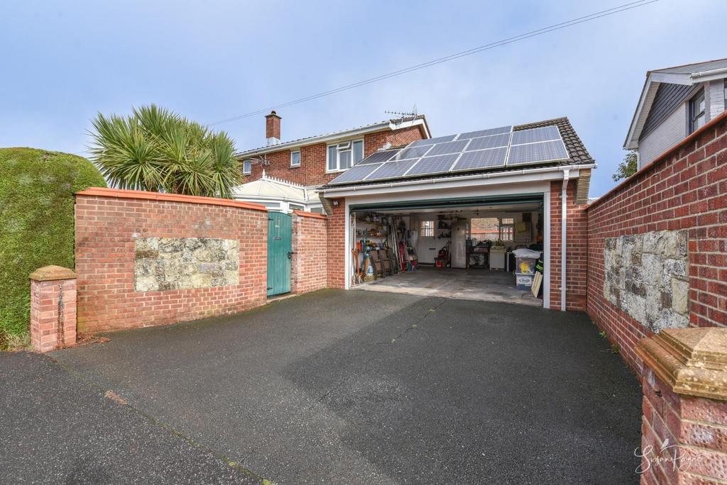 Garage with Remote Door &amp; Loft