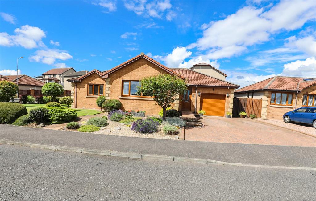 East Vows Walk, Kirkcaldy 3 bed detached bungalow £339,995