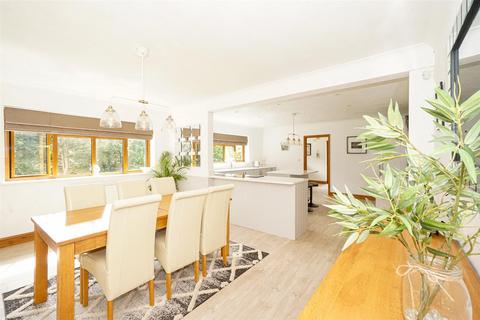 6 bedroom detached house for sale, St Helens Park Road, Hastings