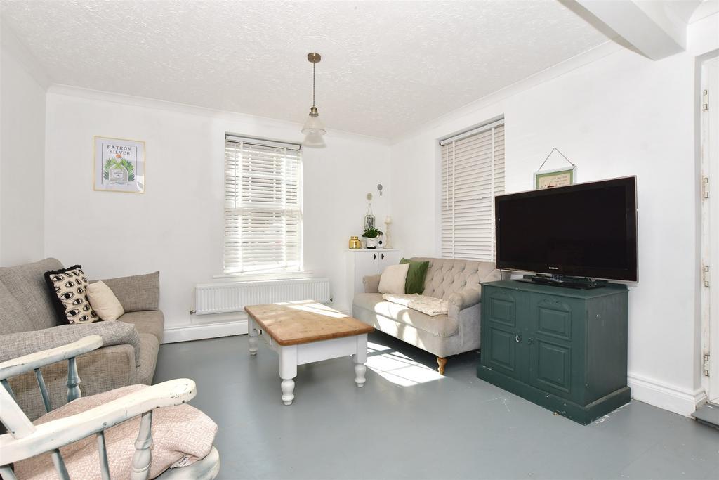 Clifford Street, Newport, Isle of Wight 3 bed end of terrace house for