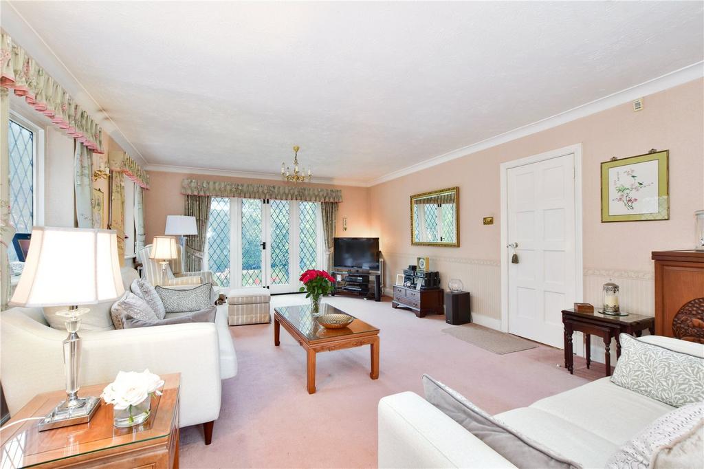 Green Lane, Bovingdon, Hertfordshire, HP3 6 bed detached house for sale £1,250,000