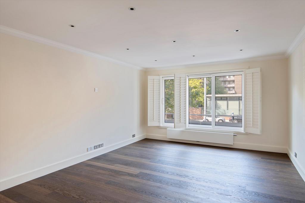Montrose Court, Princes Gate, London, SW7 3 bed flat £6,500 pcm (£