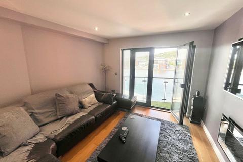 2 bedroom apartment to rent, South Quay
