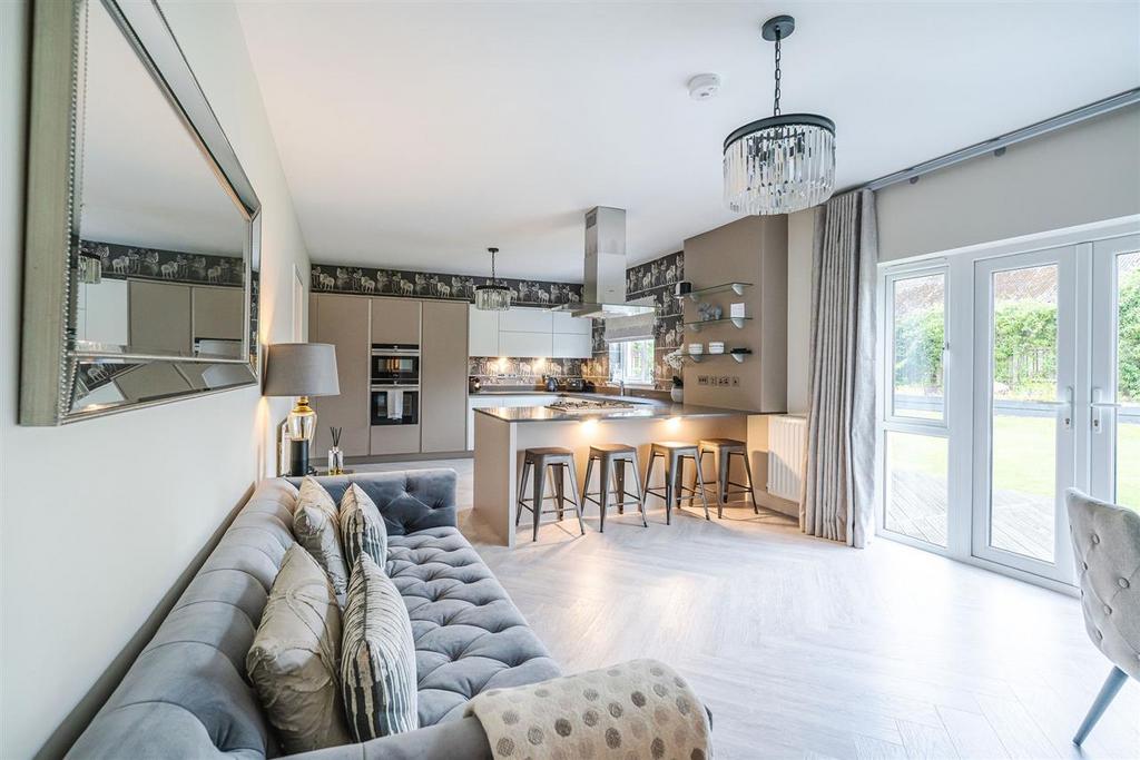 West Cairn View, Livingston 6 bed detached house £695,000