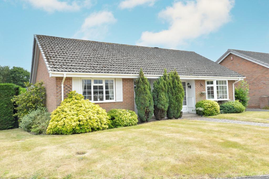 Harford Close, Pennington, Lymington, Hampshire, SO41 3 bed bungalow