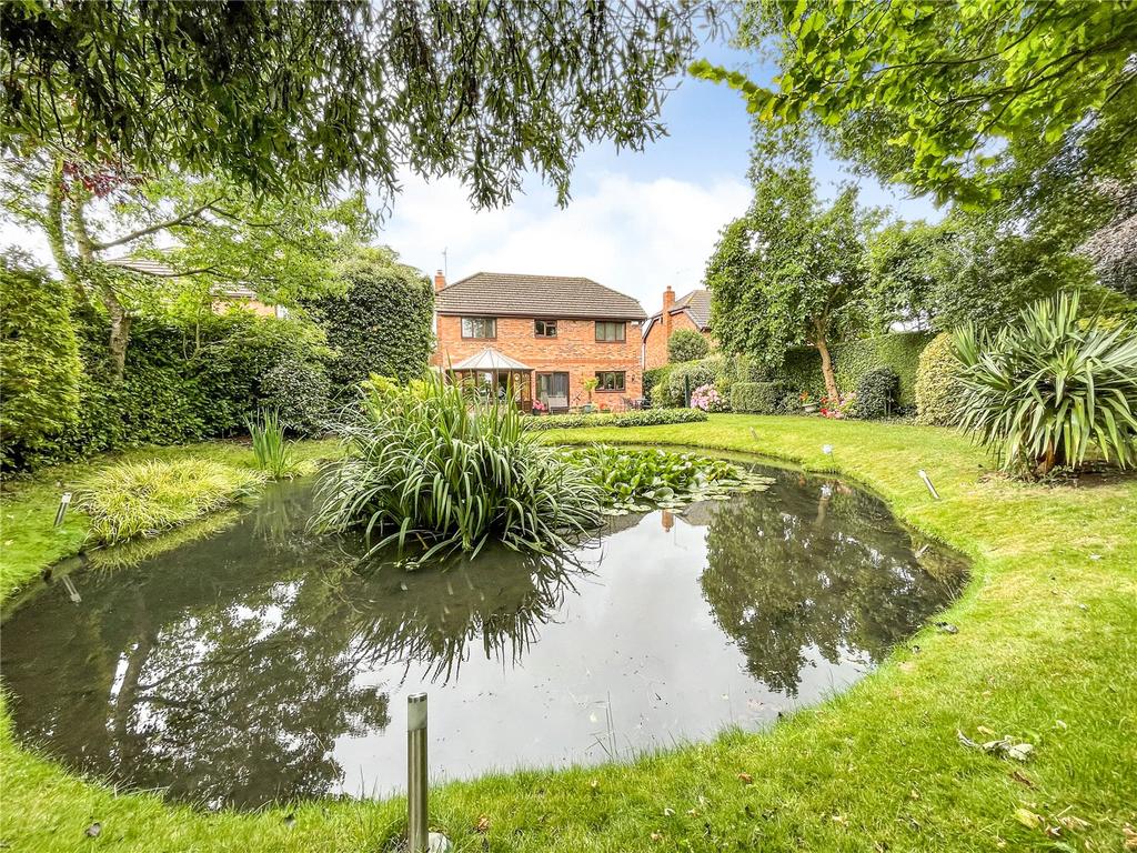 Whaddon Drive, Chester, Cheshire, CH4 4 bed detached house for sale £