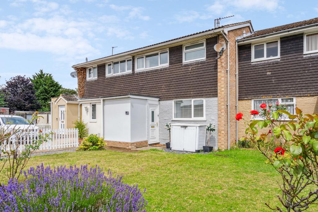 Hanborough Close, Eynsham, OX29 3 bed terraced house for sale £300,000