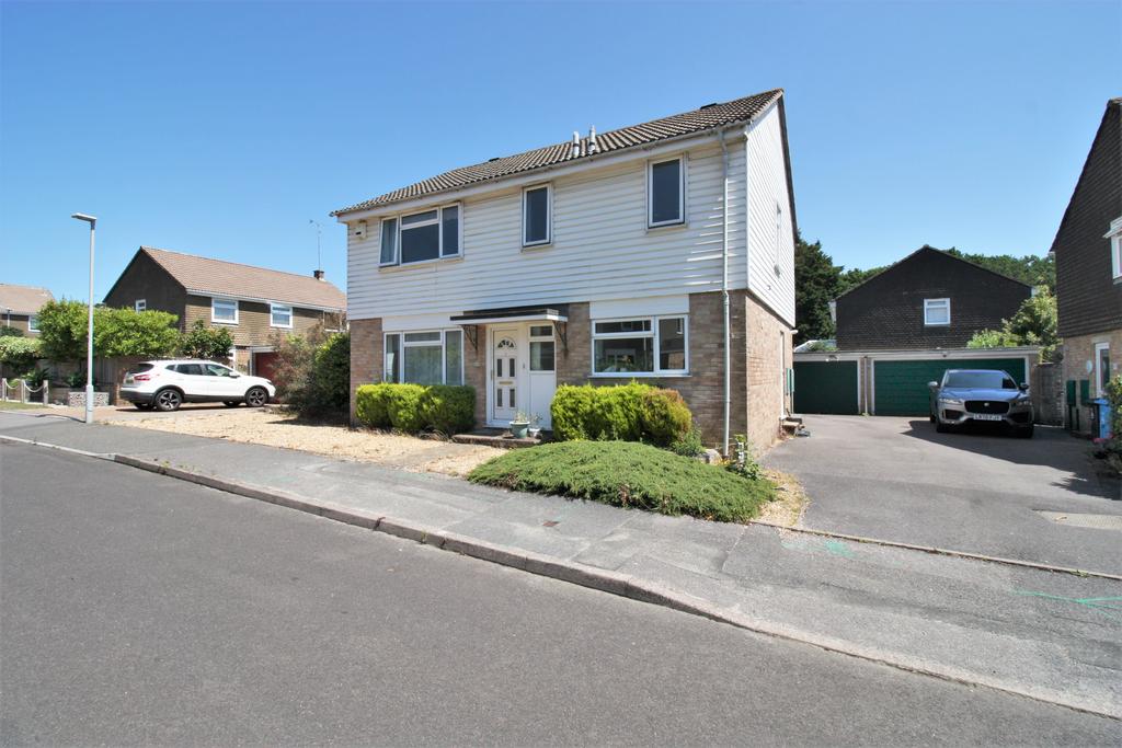 Greenhayes, Broadstone BH18 4 bed detached house for sale £500,000