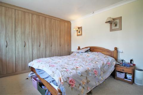 57 Greenhayes, Broadstone, BH18 8LZ