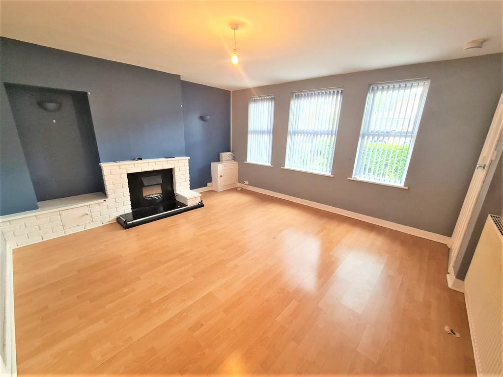 Clarence Road, Bilston, WV14 3 bed semidetached house £1,000 pcm (£