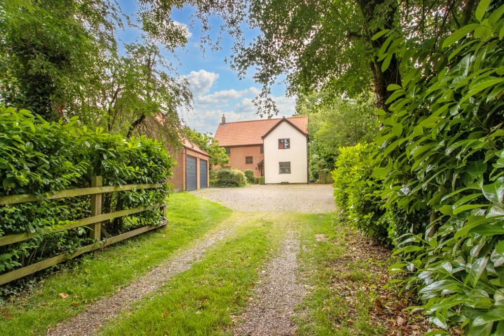 Church Lane, Mattishall 5 bed detached house £575,000