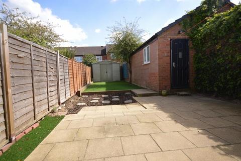 2 bedroom end of terrace house to rent, Field Close, Sandridge, AL4