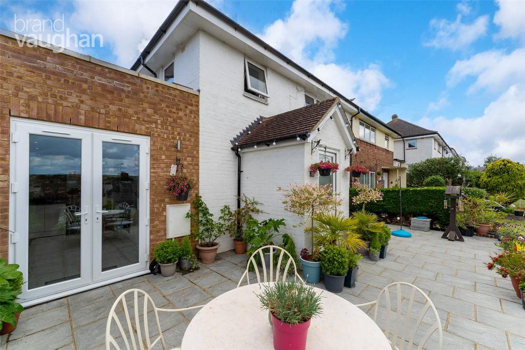 Crabtree Avenue, Brighton, East Sussex, BN1 4 bed semidetached house