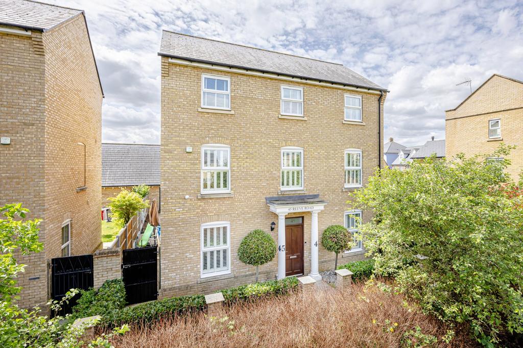Reeve Road, Stansted, Essex, CM24 5 bed detached house for sale £700,000