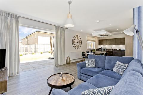 5 bedroom detached villa for sale - 2 Gifford Crescent, Balerno, EH14 7FH