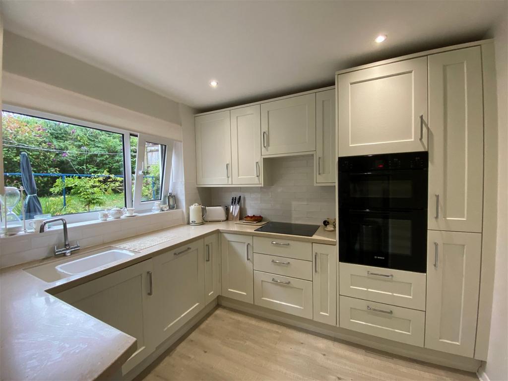 Tamar Avenue Shiphay Torquay 3 bed semidetached house for sale £310,000