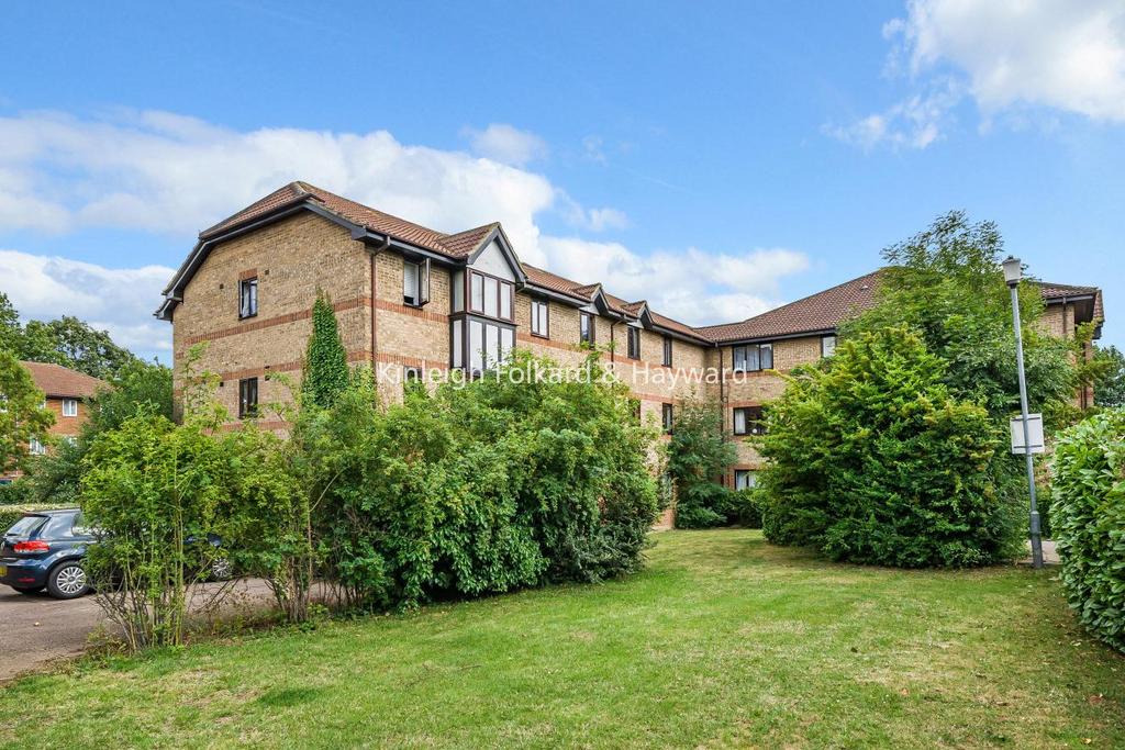 Dalrymple Close, Southgate 1 bed flat £280,000