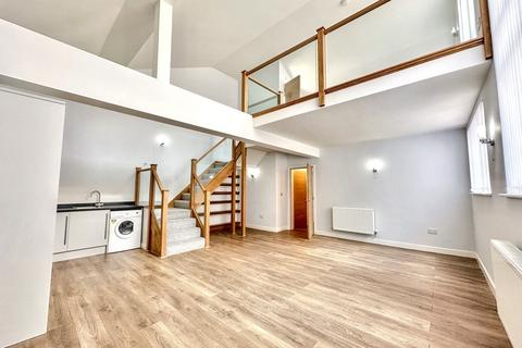 2 bedroom flat for sale, Old Town/Quay