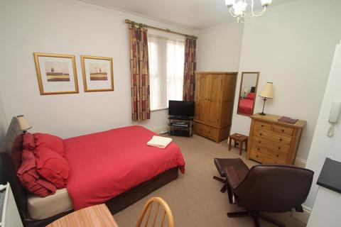 1 bedroom flat to rent - Valley Drive, Harrogate, North Yorkshire, UK, HG2