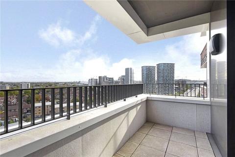 3 bedroom apartment to rent, Heartwell Avenue, London, E16