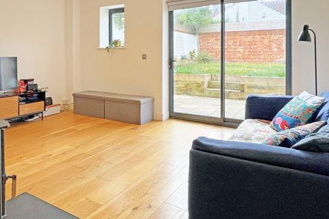 2 bedroom end of terrace house for sale, Hayloft Mews, Brighton BN1