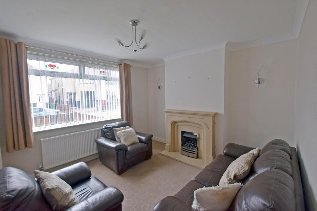 Claremont Avenue, Farnworth, Widnes 3 bed semidetached house for sale
