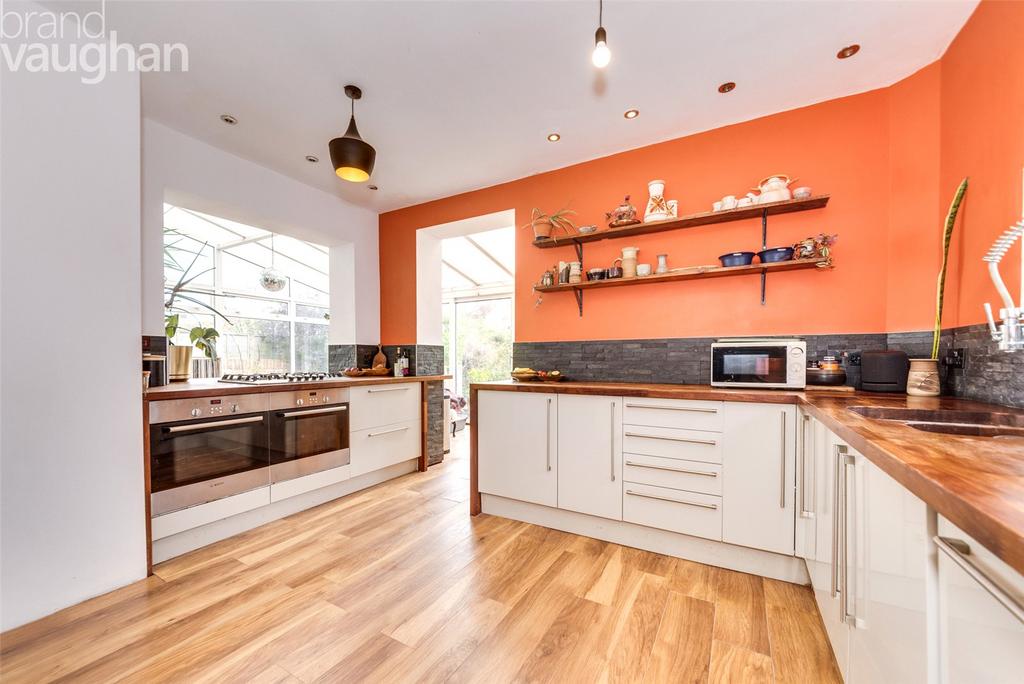 Berriedale Avenue, Hove, BN3 4 bed link detached house £1,350,000