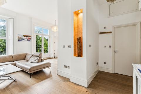 2 bedroom maisonette to rent, Regents Park Road, Primrose Hill, London