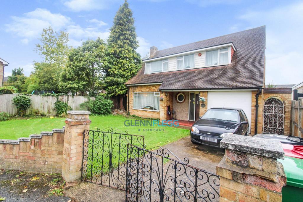 Westlands Avenue, SL1 6AG 3 bed detached house for sale £575,000
