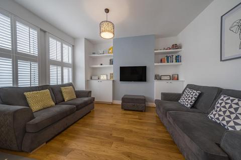 9a Fairlight Road, London, SW17 0JE