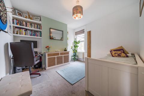 9a Fairlight Road, London, SW17 0JE