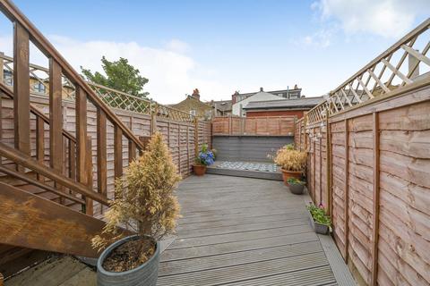 9a Fairlight Road, London, SW17 0JE