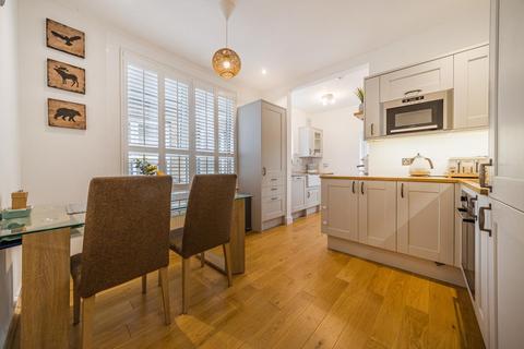 9a Fairlight Road, London, SW17 0JE