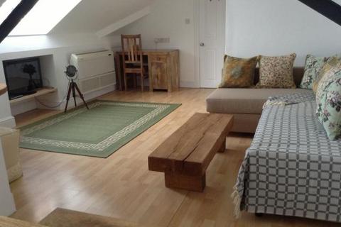 undefined, Fulham Palace Road, Hammersmith, London, W6