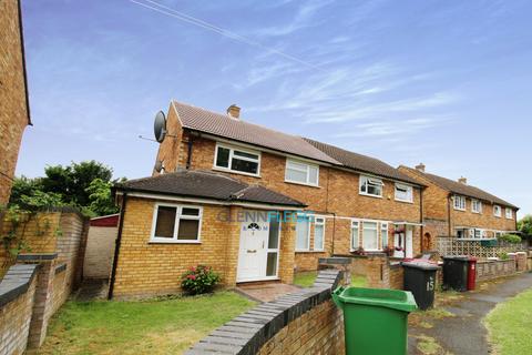 15 Reddington Drive, Slough, SL3 7QT