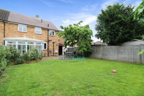 15 Reddington Drive, Slough, SL3 7QT