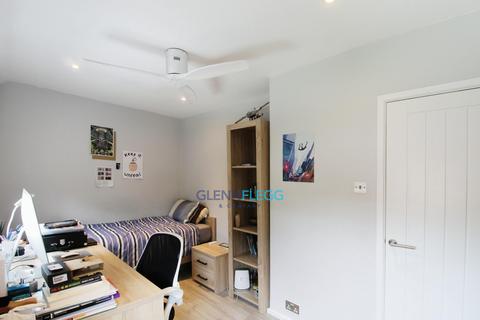 15 Reddington Drive, Slough, SL3 7QT