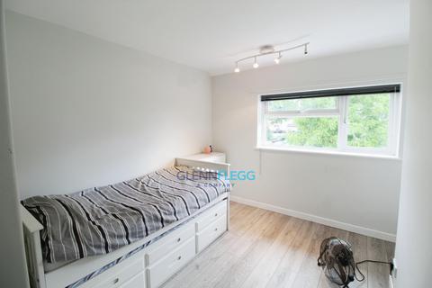 15 Reddington Drive, Slough, SL3 7QT