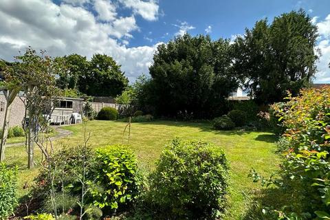 10 Hatfield Road, Ashtead, KT21 1BH