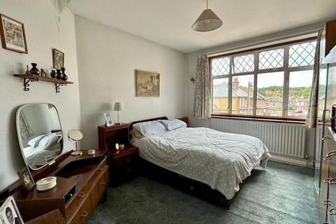 10 Hatfield Road, Ashtead, KT21 1BH